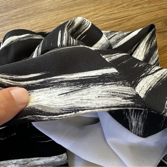 Joy Cioci Womens Jenelle Blazer 100% Silk Zipper Size 4 USA Ruffle Stripe Black - Picture 12 of 13